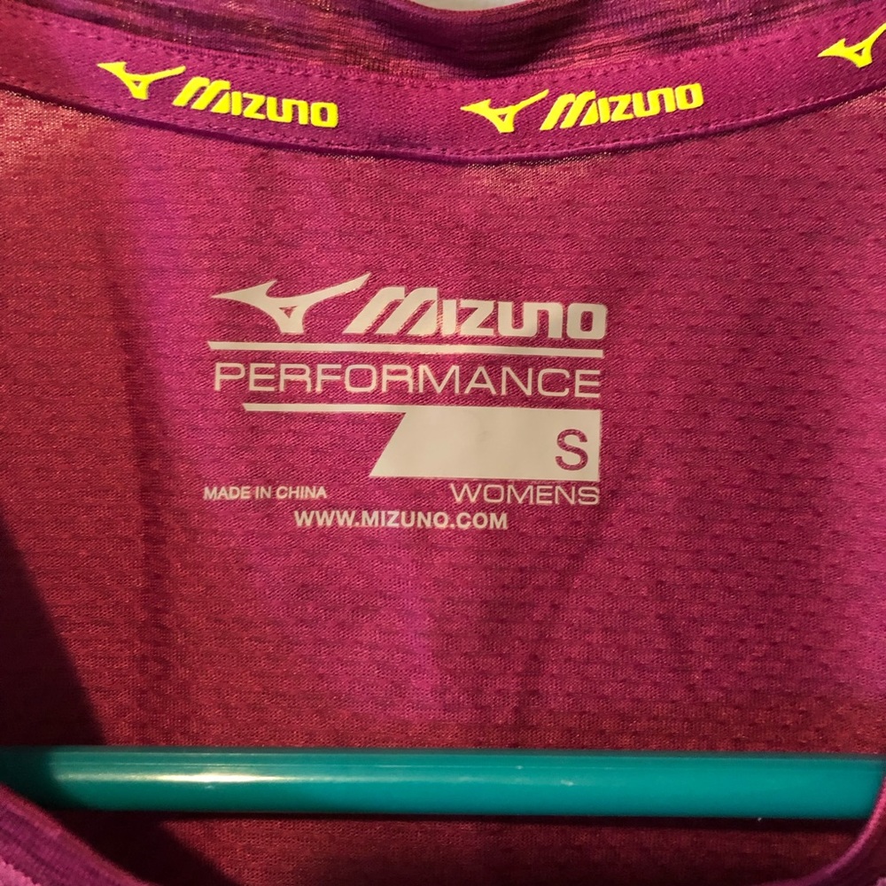 Mizuno top _ sz S - Picture 2 of 4